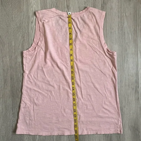 Weekender Pink Pocket V-neck Tank Top semi sheer textured organic cotton - Picture 5 of 7